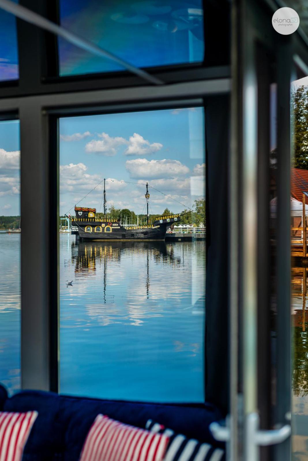 Domek Na Wodzie - Hausboot - Domek Plywajacy -Charzykowy Hotel Exterior photo