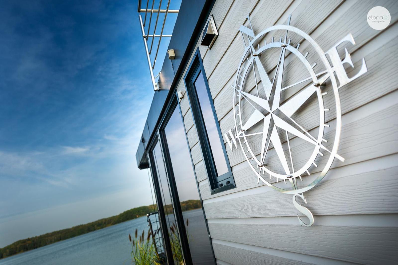 Domek Na Wodzie - Hausboot - Domek Plywajacy -Charzykowy Hotel Exterior photo