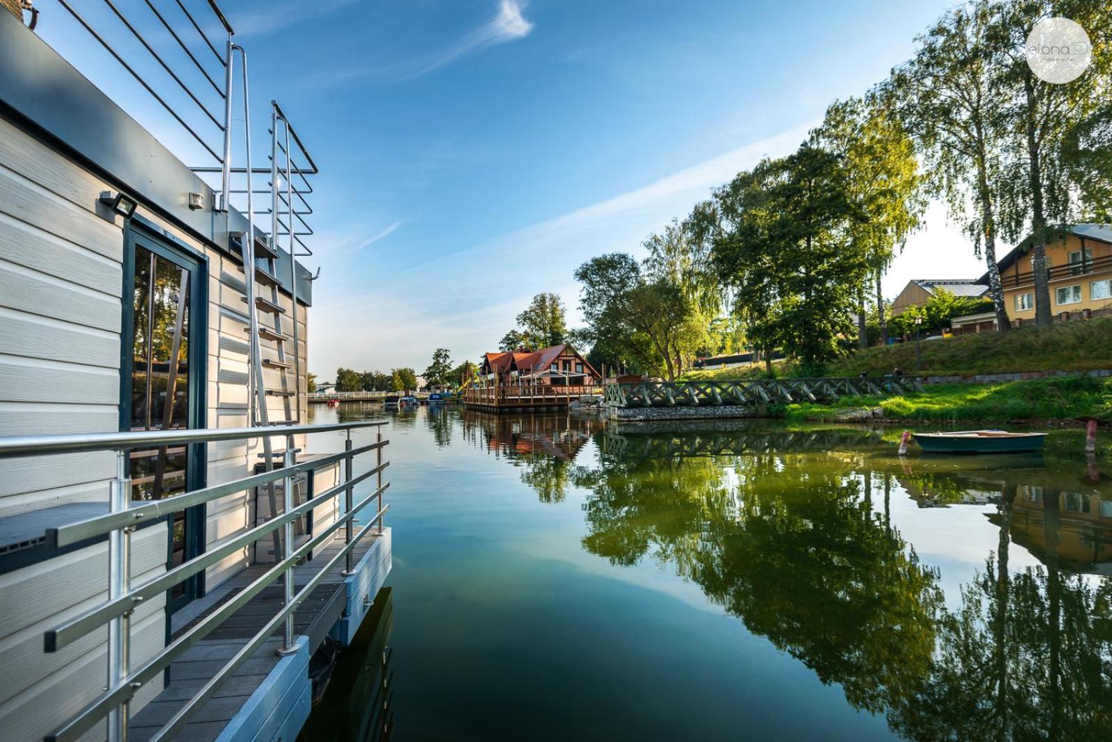 Domek Na Wodzie - Hausboot - Domek Plywajacy -Charzykowy Hotel Exterior photo