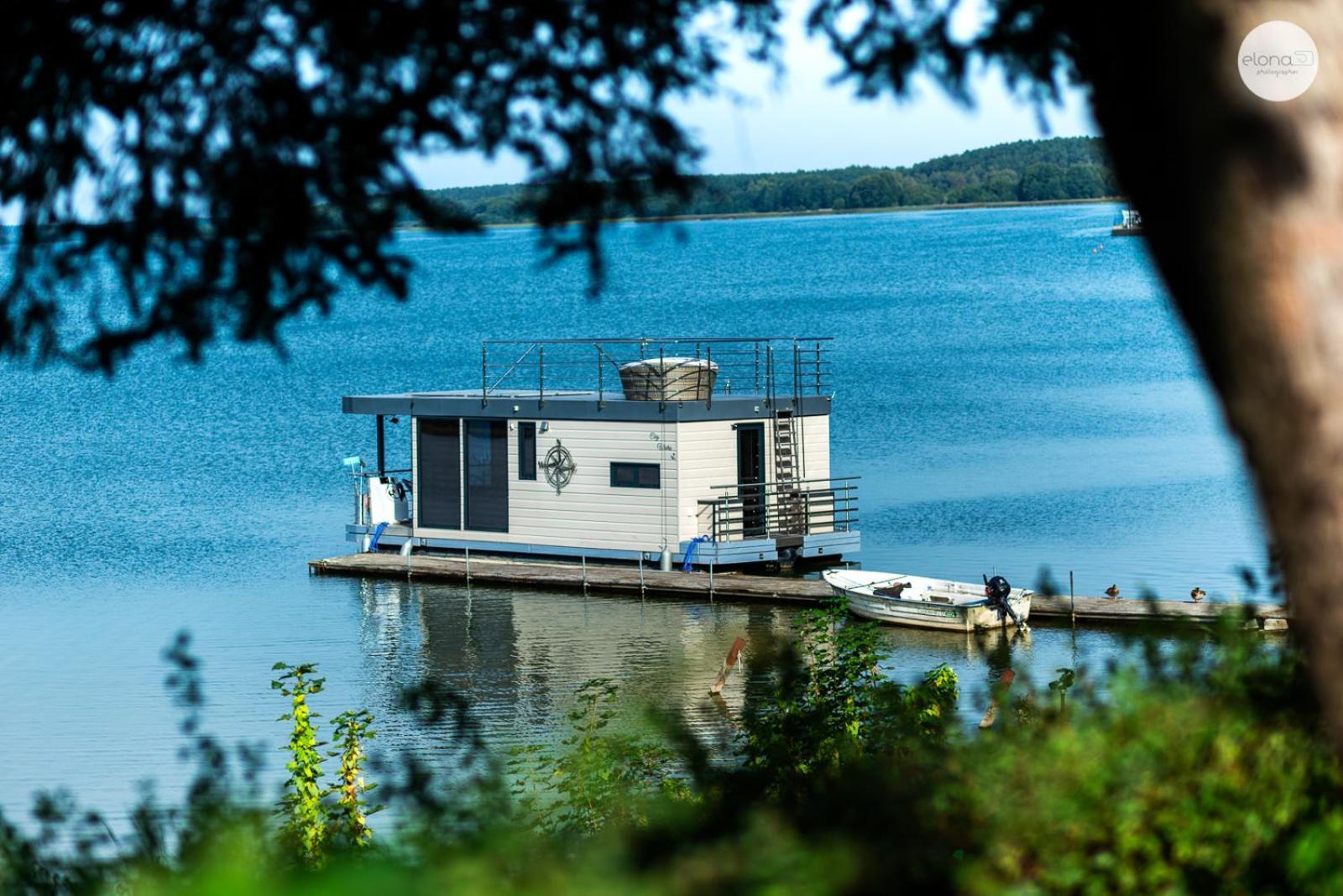 Domek Na Wodzie - Hausboot - Domek Plywajacy -Charzykowy Hotel Exterior photo
